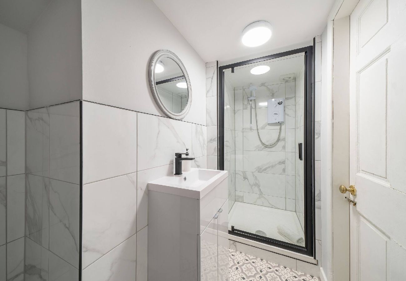 Apartment in Montrose - Lochside Apt C