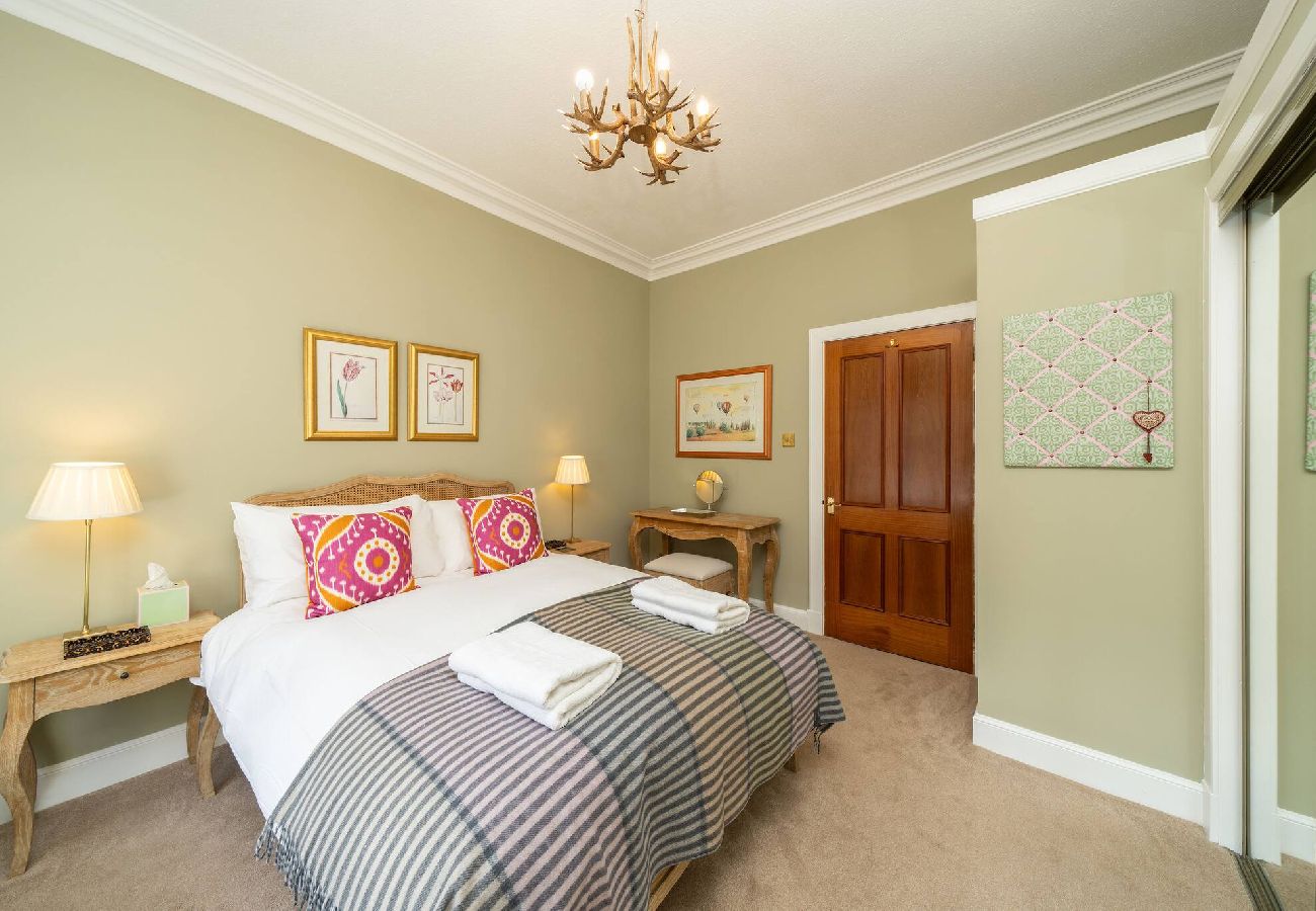 House in Dundee - Binrock Lodge