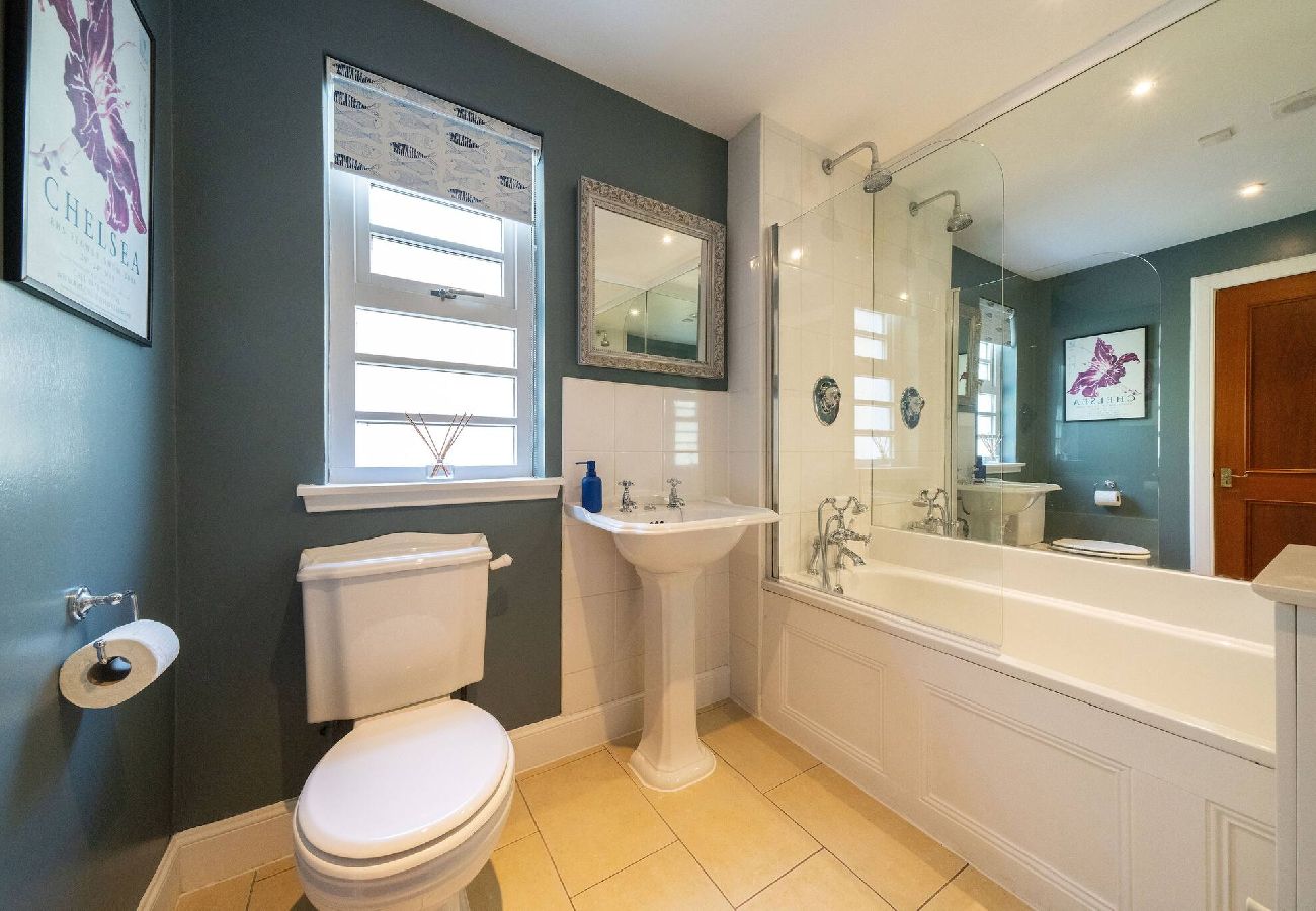 House in Dundee - Binrock Lodge