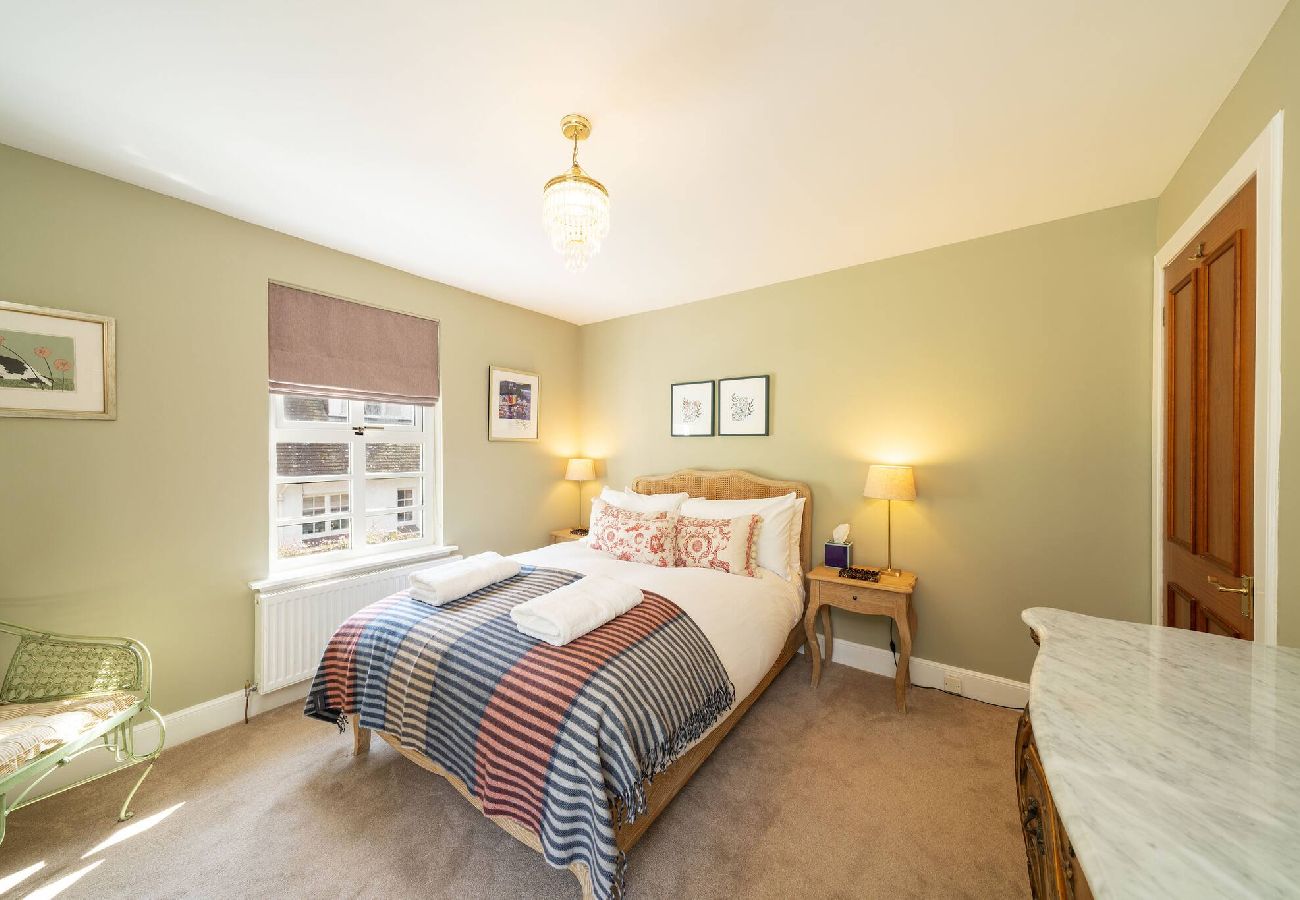 House in Dundee - Binrock Lodge