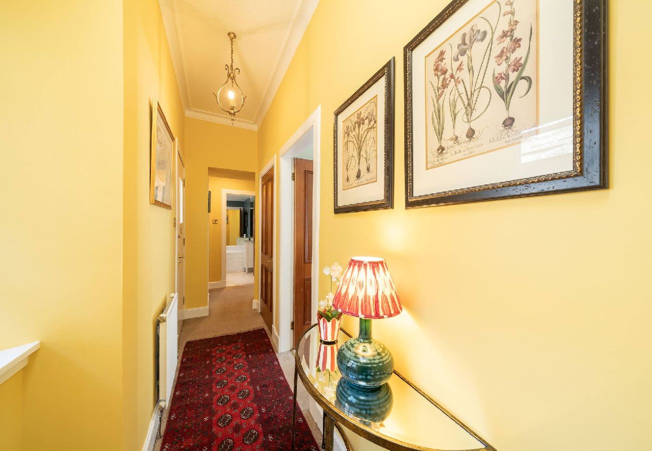 House in Dundee - Binrock Lodge