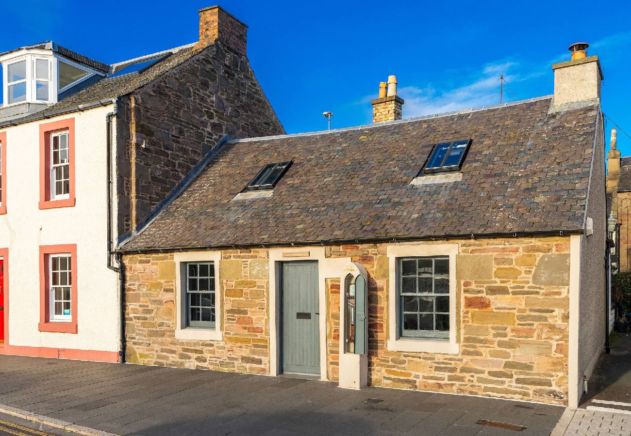 House in Broughty Ferry - Barometer Cottage