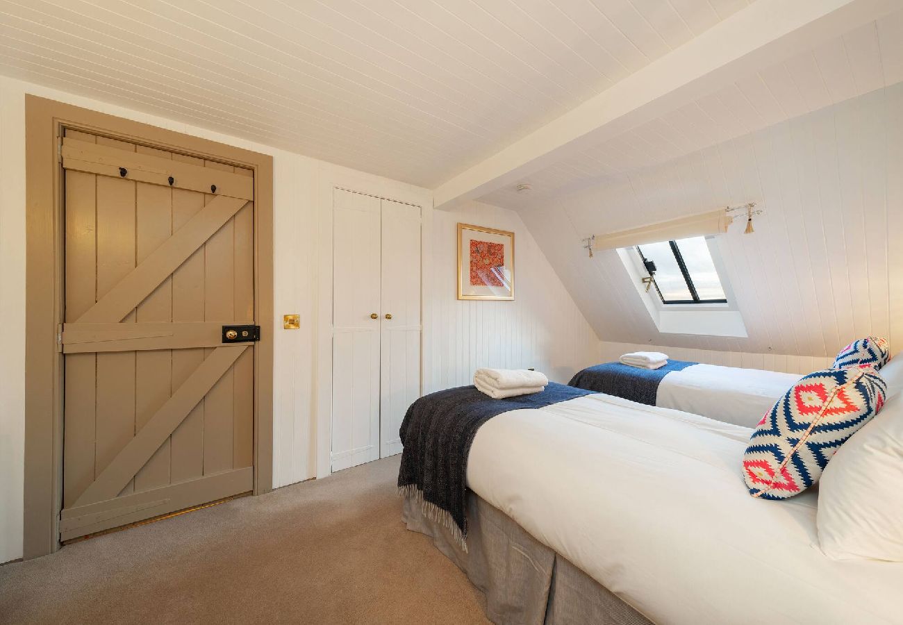 House in Broughty Ferry - Barometer Cottage