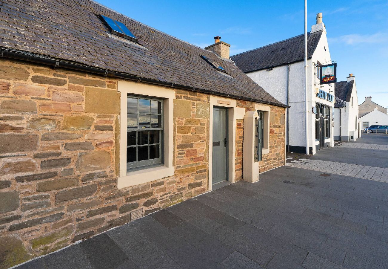 House in Broughty Ferry - Barometer Cottage