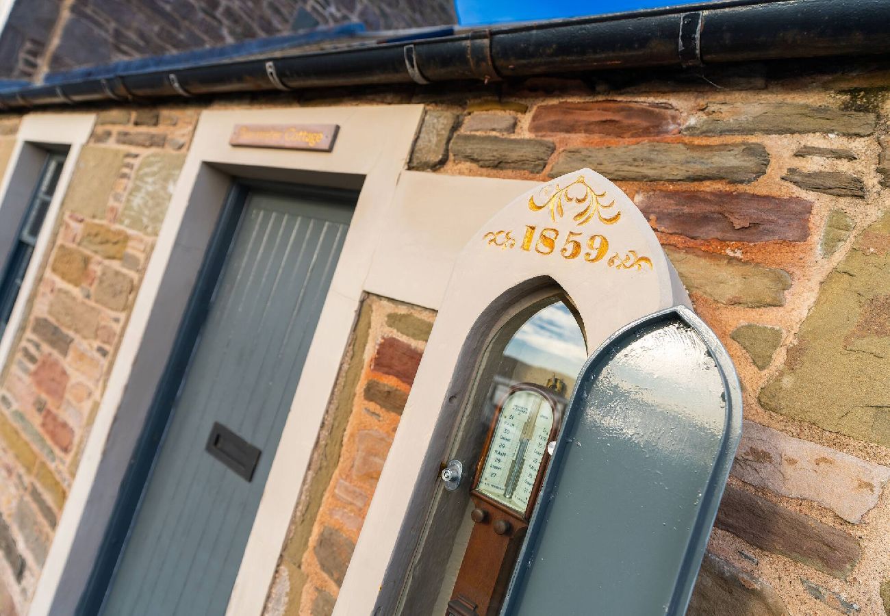 House in Broughty Ferry - Barometer Cottage