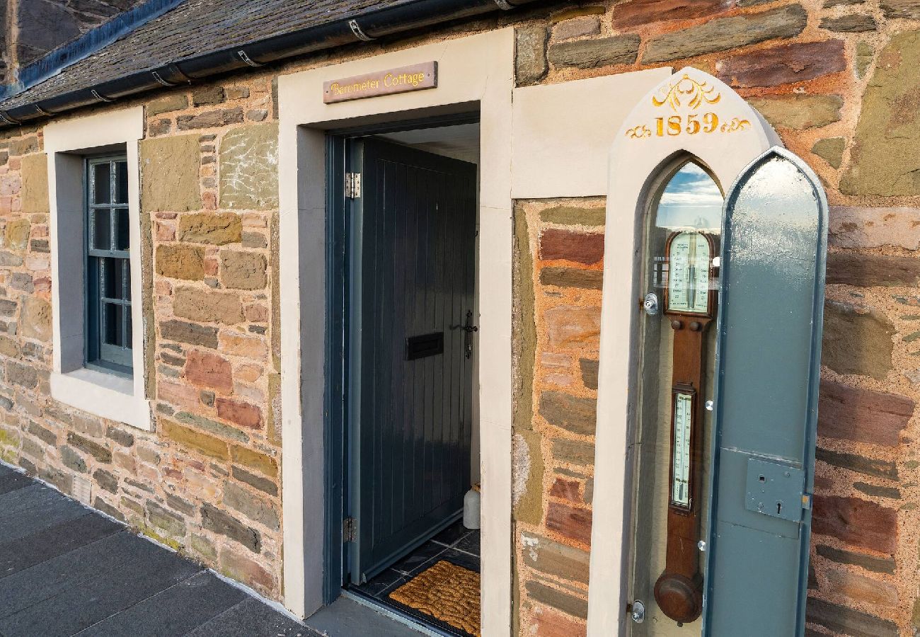 House in Broughty Ferry - Barometer Cottage