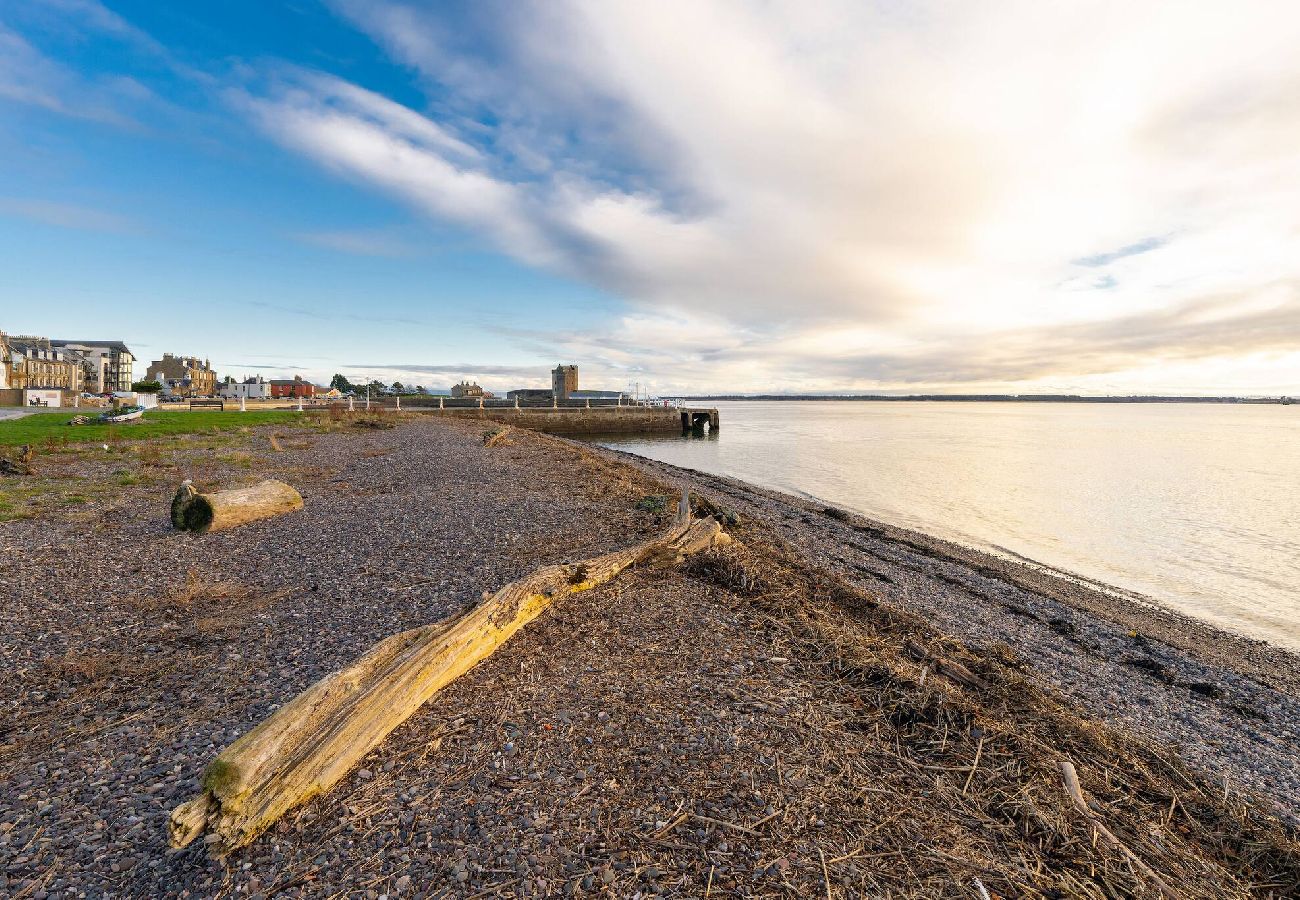 House in Broughty Ferry - Barometer Cottage