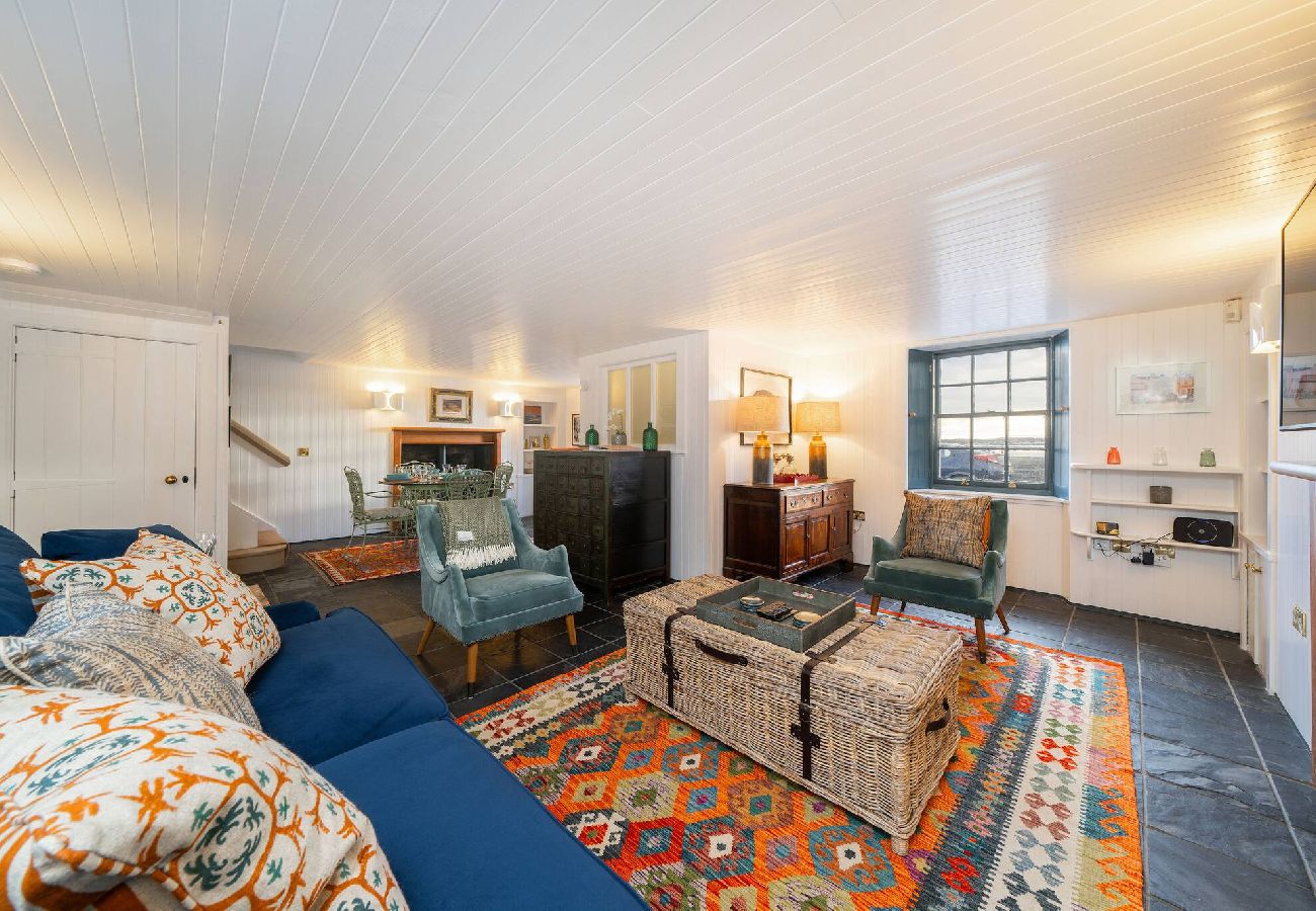 House in Broughty Ferry - Barometer Cottage