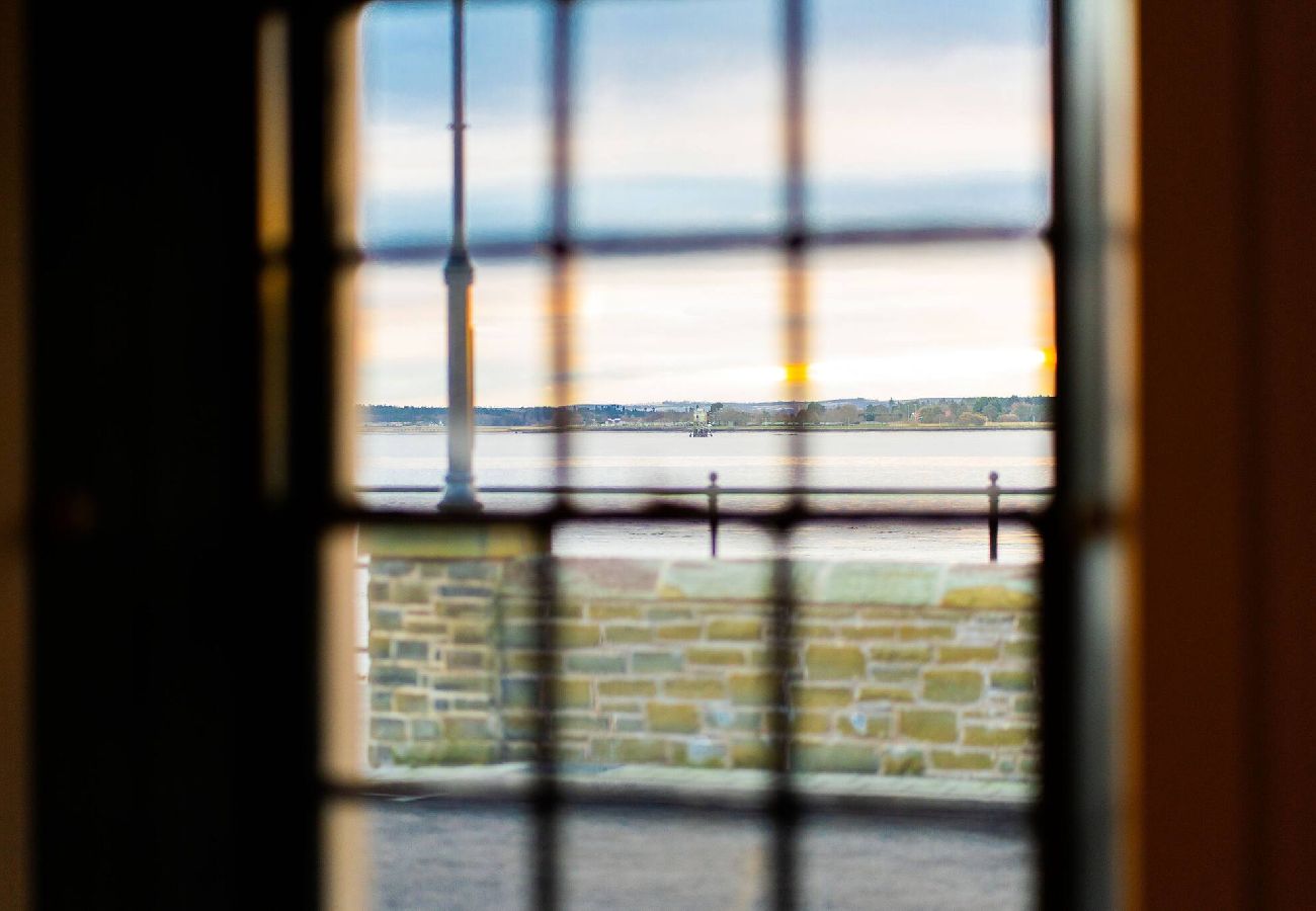 House in Broughty Ferry - Barometer Cottage