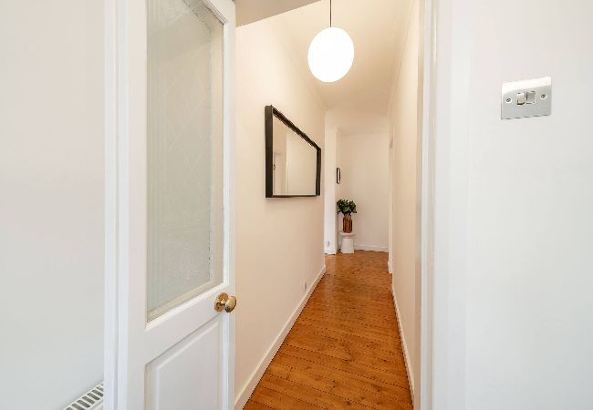 House in Broughty Ferry - Taigh Tatha - Spacious & Stylish 3 Bed House in Broughty Ferry - Taigh Tatha - Spacious & Stylish 3 Bed