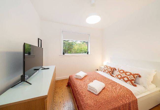 House in Broughty Ferry - Taigh Tatha - Spacious & Stylish 3 Bed House in Broughty Ferry - Taigh Tatha - Spacious & Stylish 3 Bed