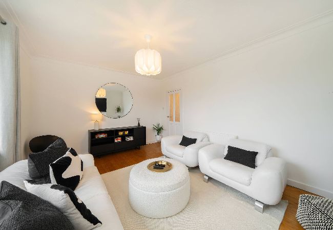 House in Broughty Ferry - Taigh Tatha - Spacious & Stylish 3 Bed House in Broughty Ferry - Taigh Tatha - Spacious & Stylish 3 Bed