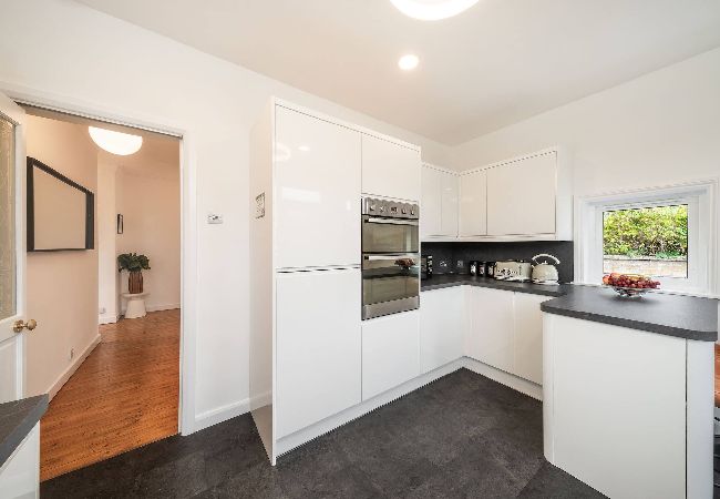 House in Broughty Ferry - Taigh Tatha - Spacious & Stylish 3 Bed House in Broughty Ferry - Taigh Tatha - Spacious & Stylish 3 Bed