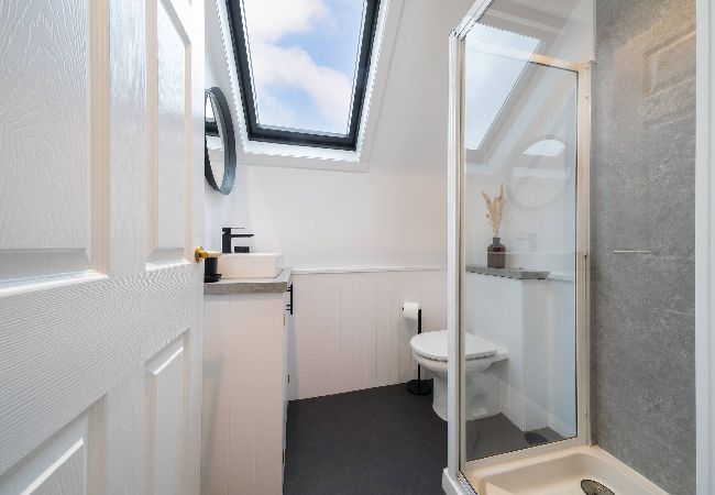 House in Broughty Ferry - Taigh Tatha - Spacious & Stylish 3 Bed House in Broughty Ferry - Taigh Tatha - Spacious & Stylish 3 Bed