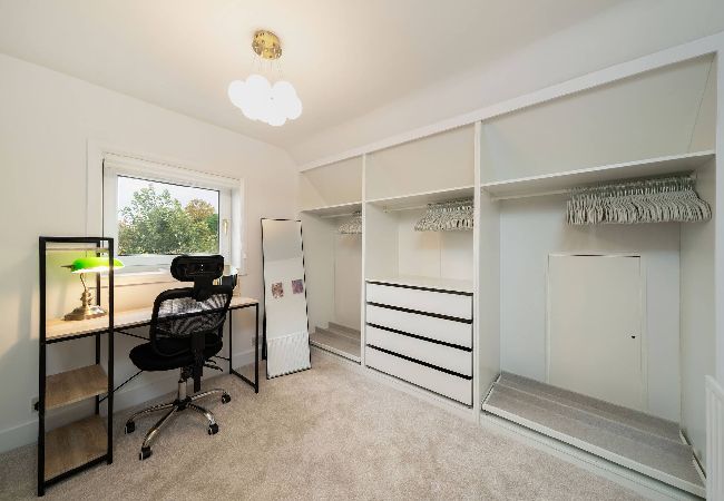 House in Broughty Ferry - Taigh Tatha - Spacious & Stylish 3 Bed House in Broughty Ferry - Taigh Tatha - Spacious & Stylish 3 Bed