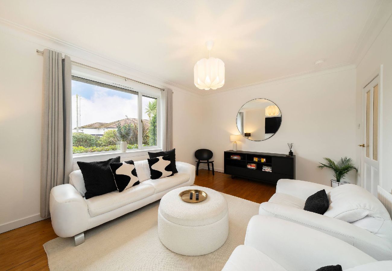 House in Broughty Ferry - Taigh Tatha
