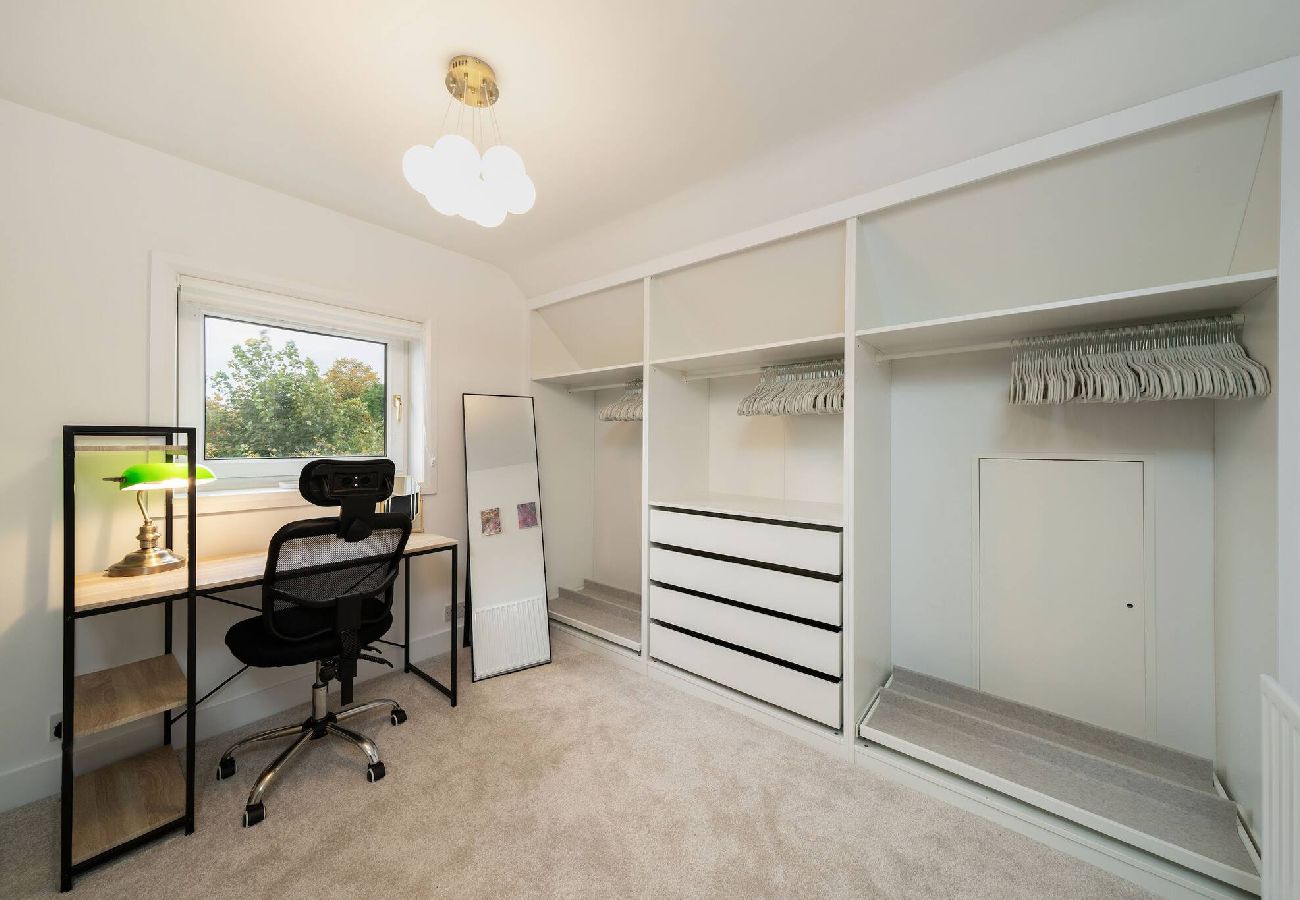 House in Broughty Ferry - Taigh Tatha