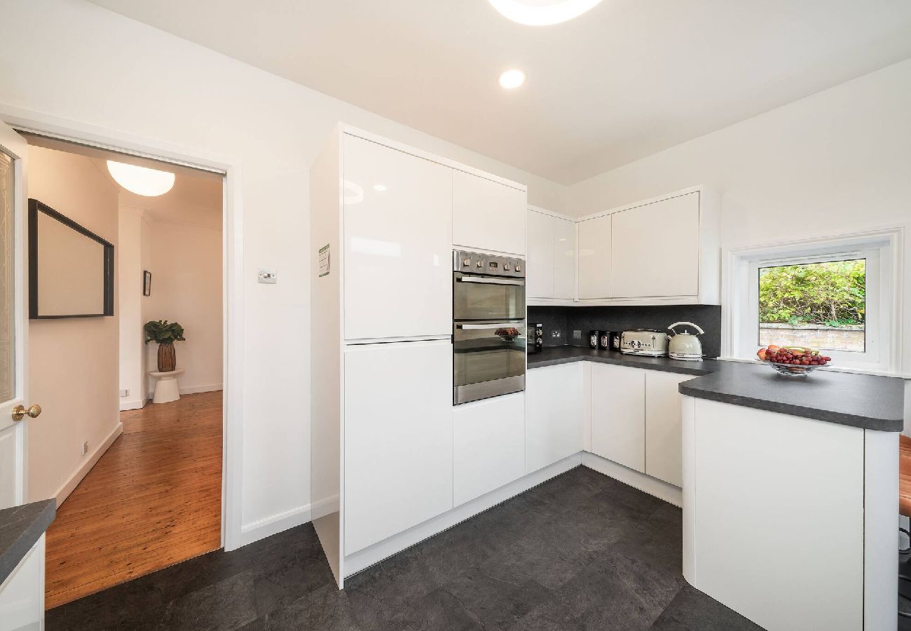 House in Broughty Ferry - Taigh Tatha