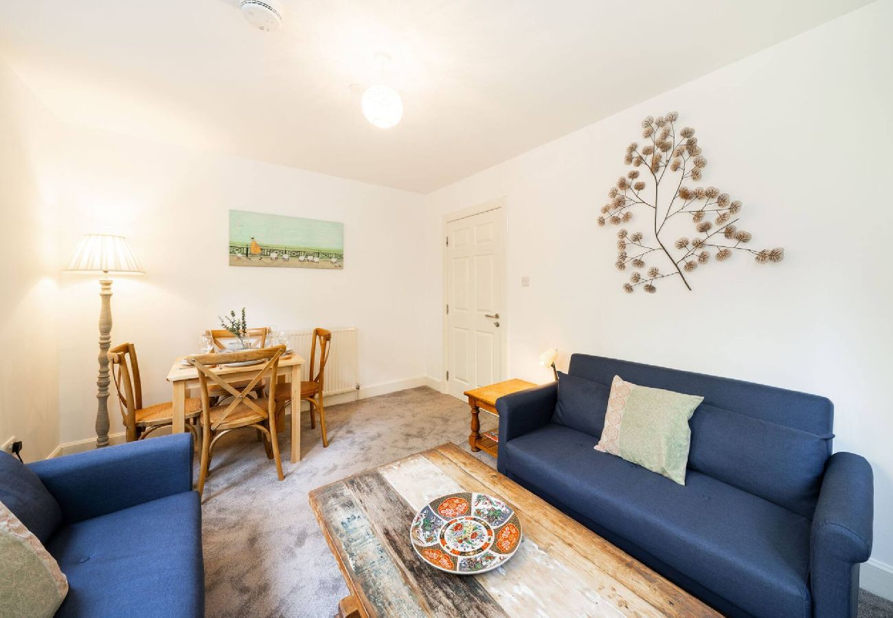 Apartment in Dundee - Taypark Garden View Apartment
