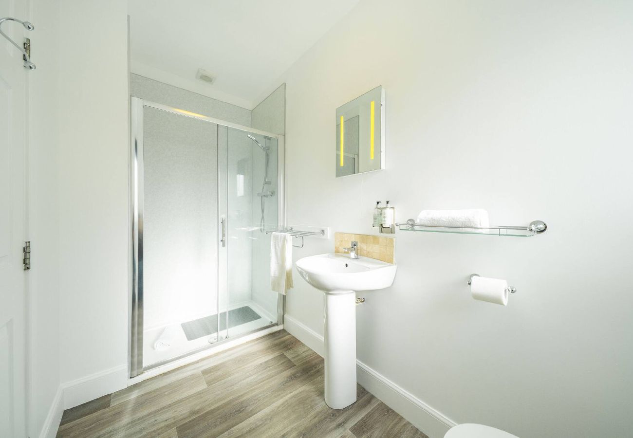Apartment in Dundee - Taypark Garden View Apartment