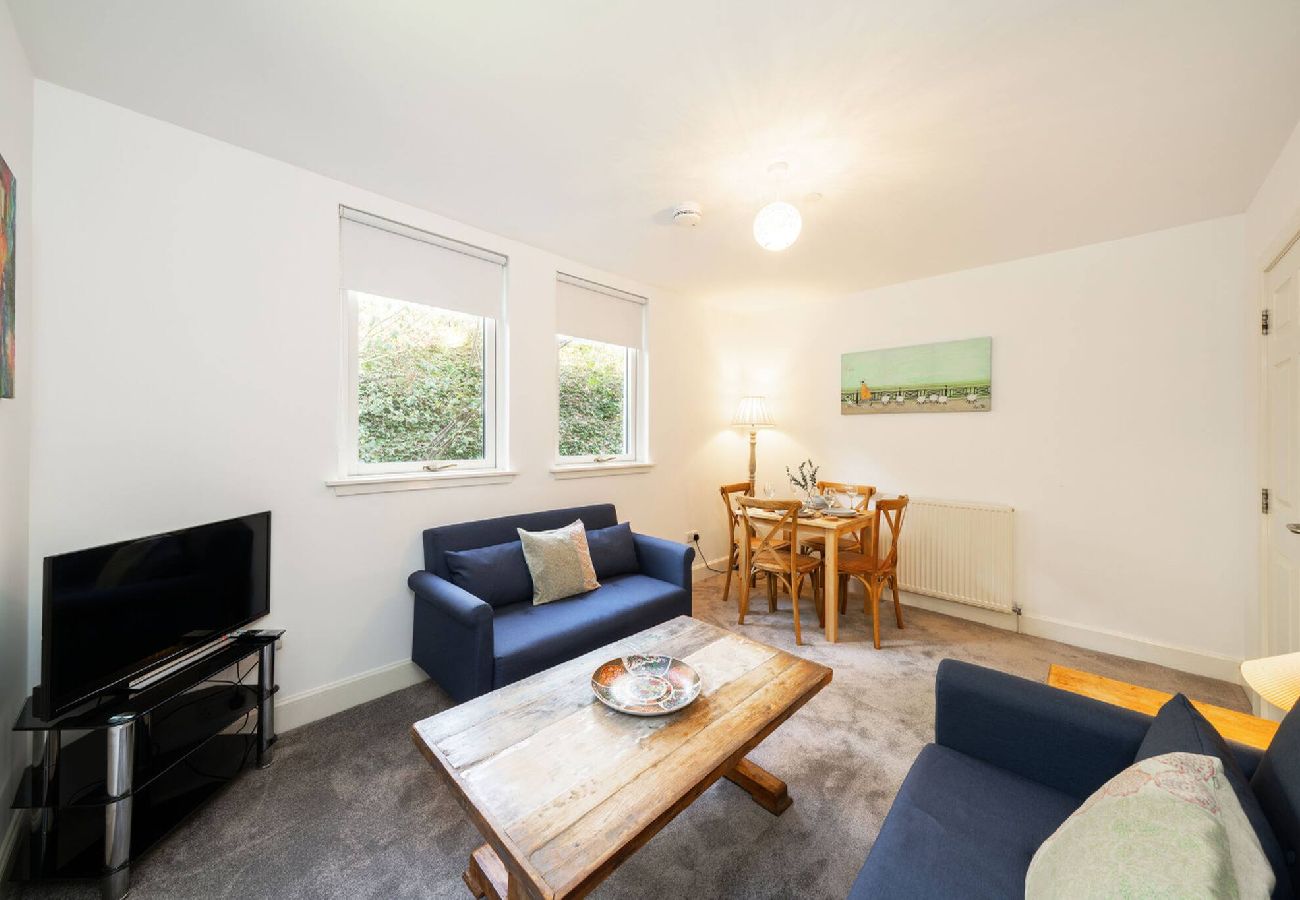 Apartment in Dundee - Taypark Garden View Apartment
