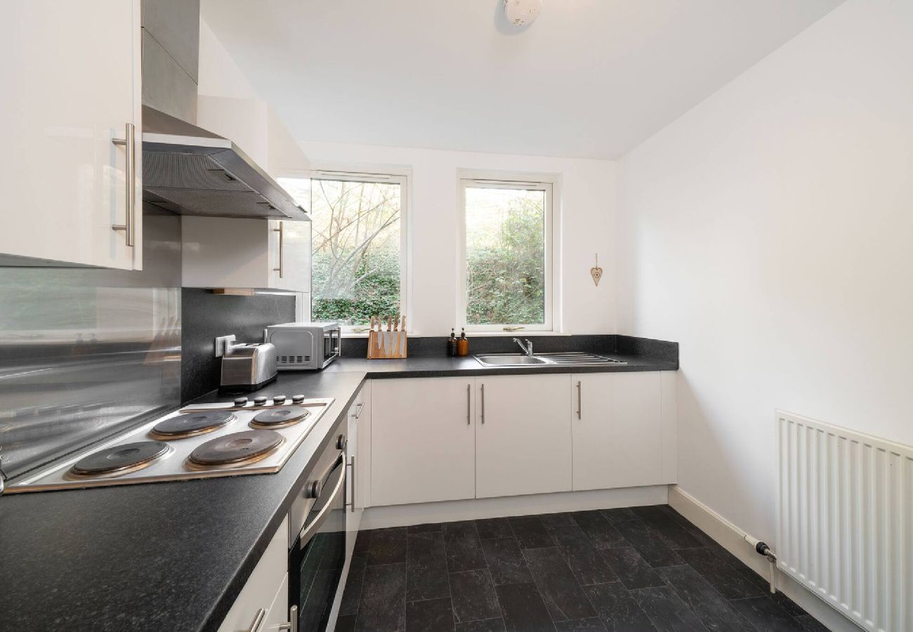 Apartment in Dundee - Taypark Garden View Apartment