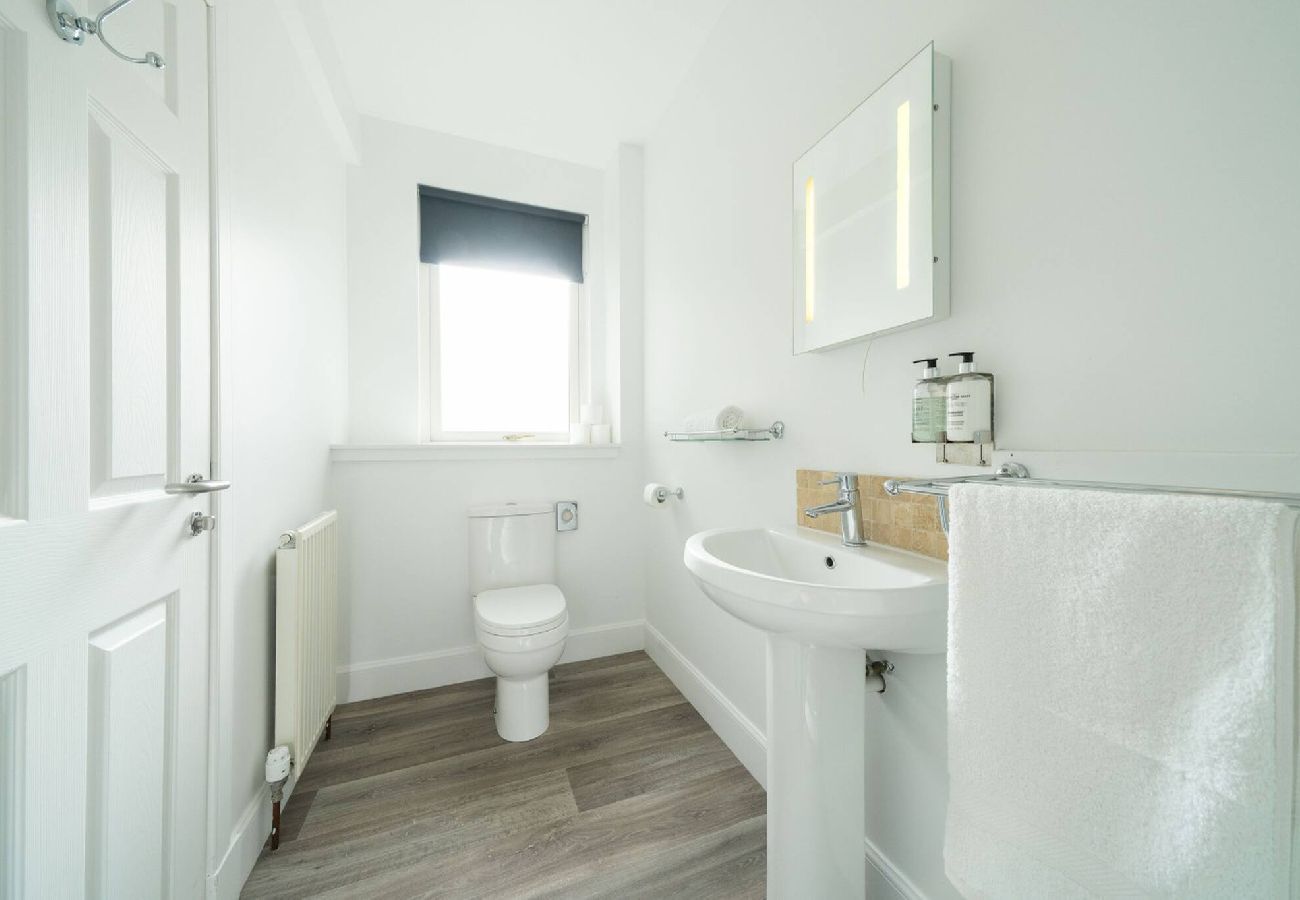 Apartment in Dundee - Taypark Garden View Apartment
