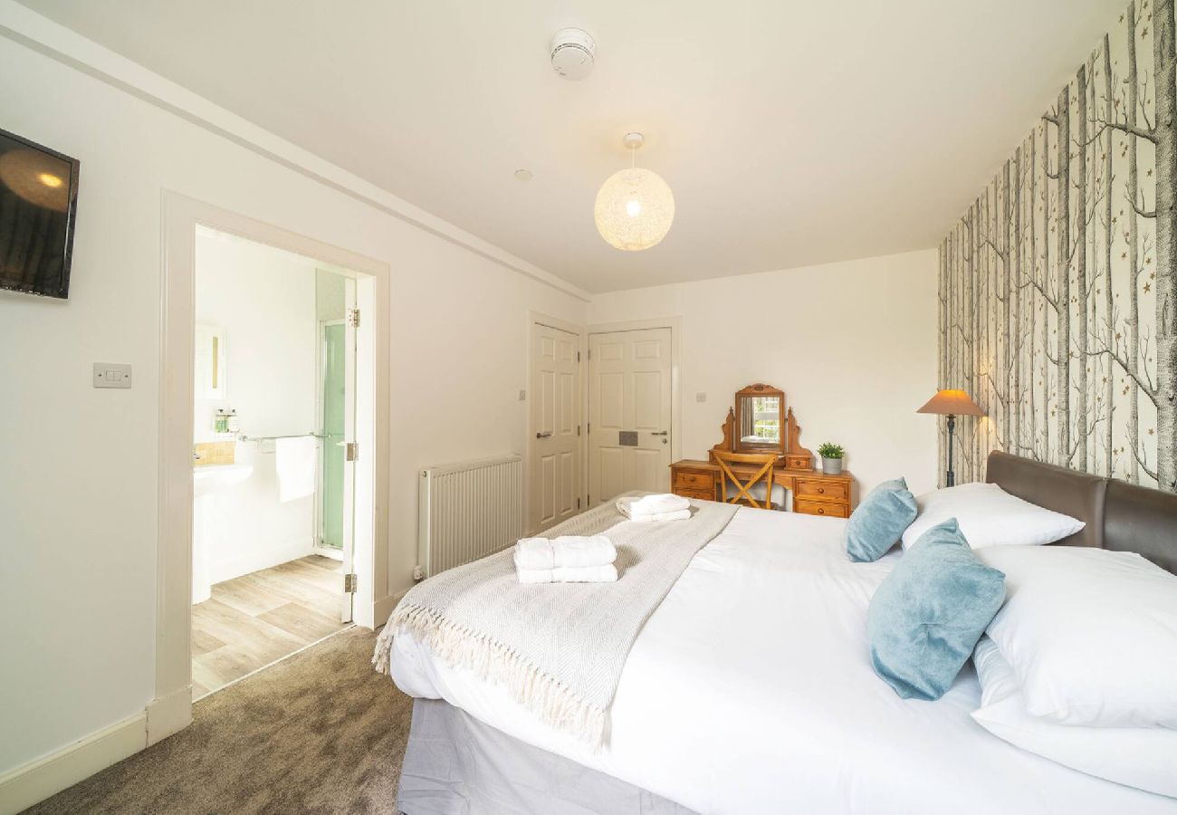 Apartment in Dundee - Taypark Garden View Apartment