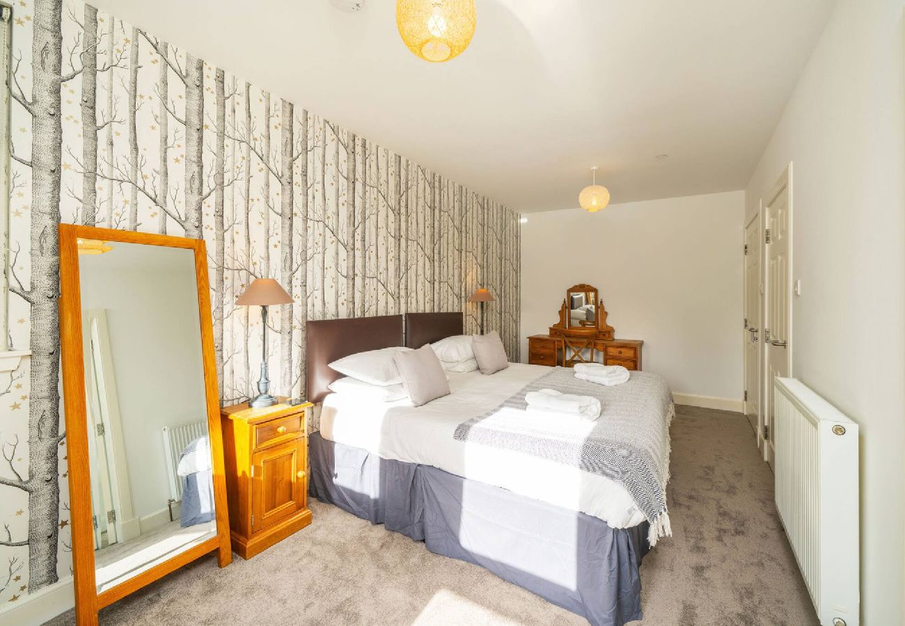 Apartment in Dundee - Taypark Garden View Apartment
