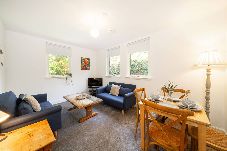 Apartment in Dundee - Taypark Garden View Apartment - West End