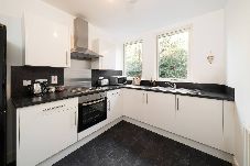 Apartment in Dundee - Taypark Garden View Apartment - West End