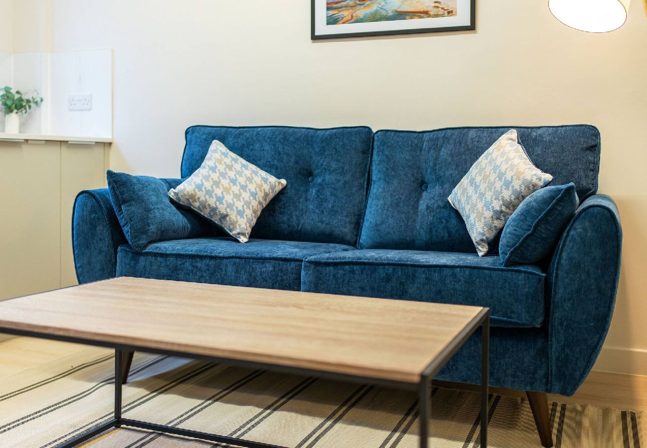 Apartment in Montrose - Clova @ Benmore Apts