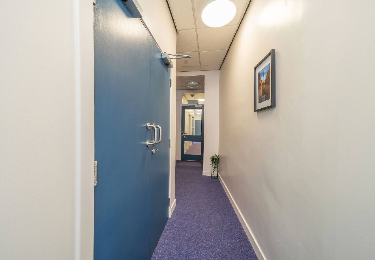Apartment in Montrose - Clova @ Benmore Apts