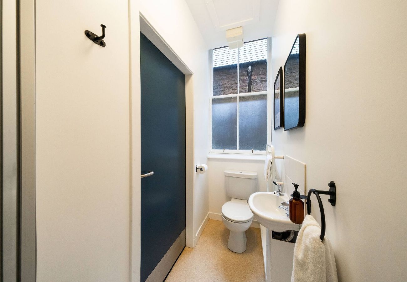 Apartment in Montrose - Clova @ Benmore Apts