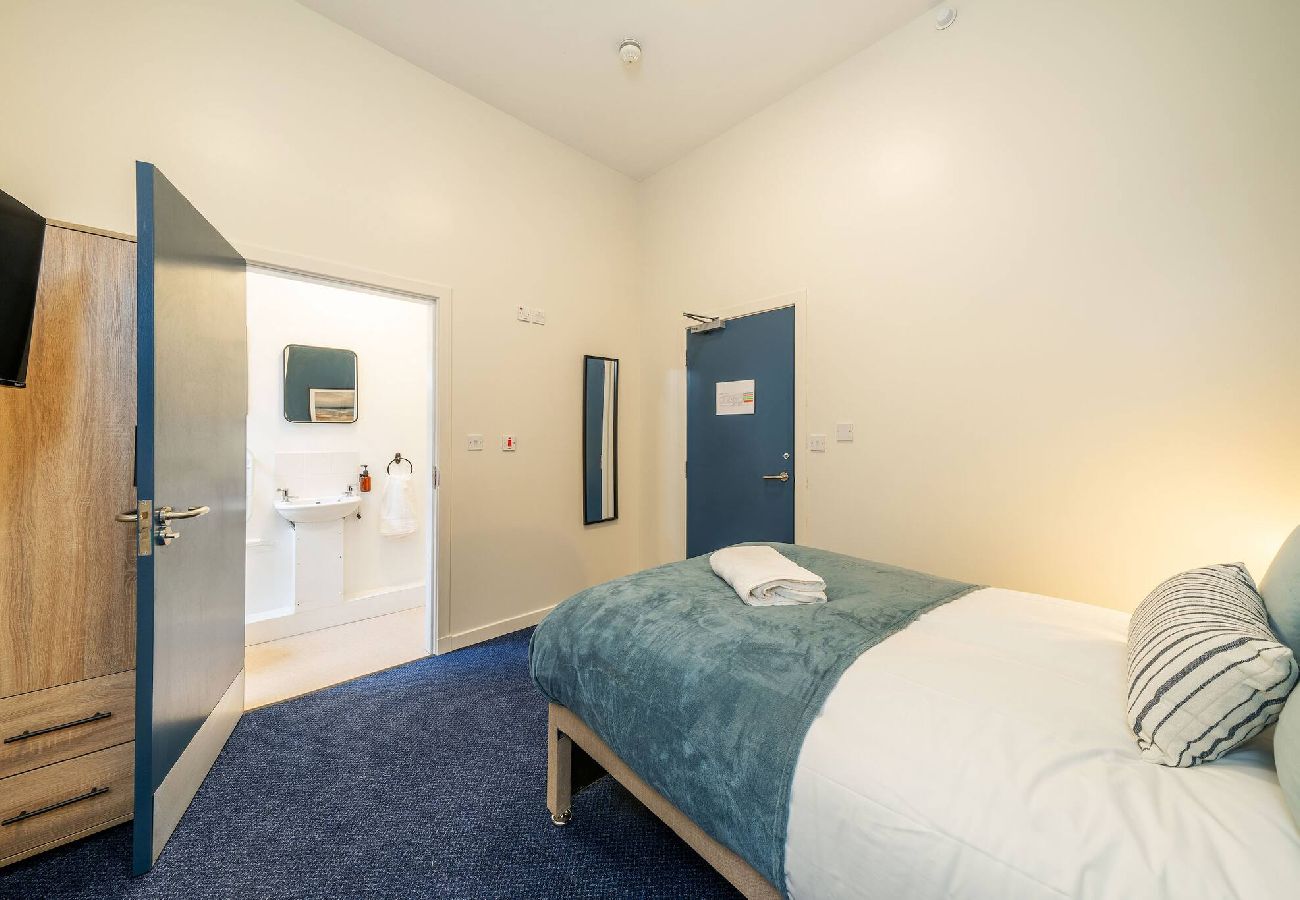 Apartment in Montrose - Clova @ Benmore Apts
