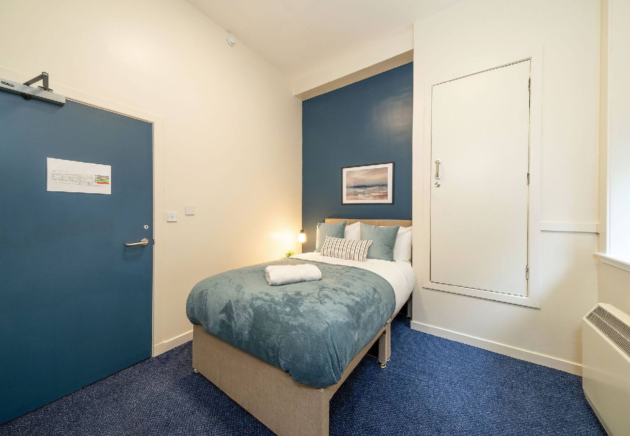 Apartment in Montrose - Clova @ Benmore Apts