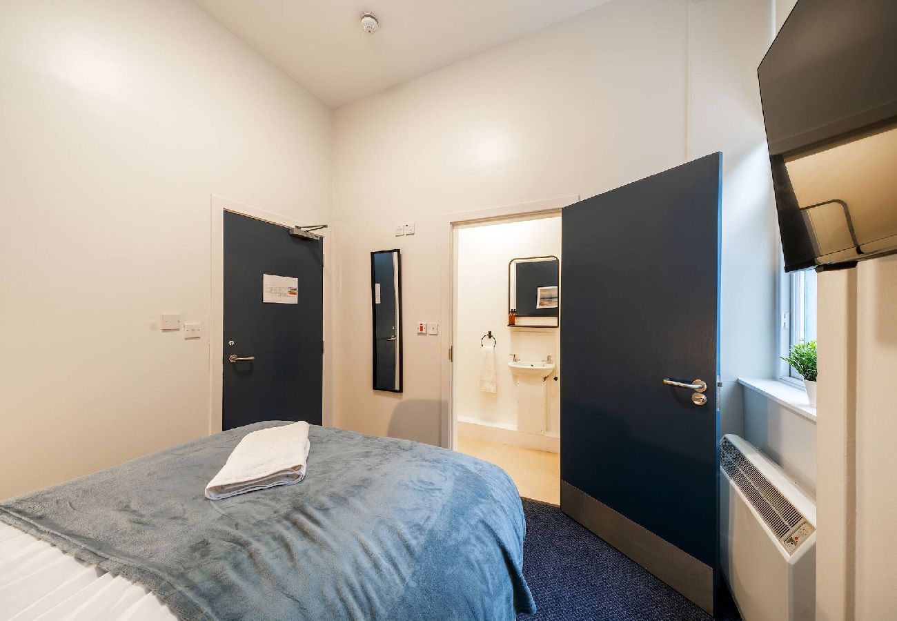 Apartment in Montrose - Clova @ Benmore Apts