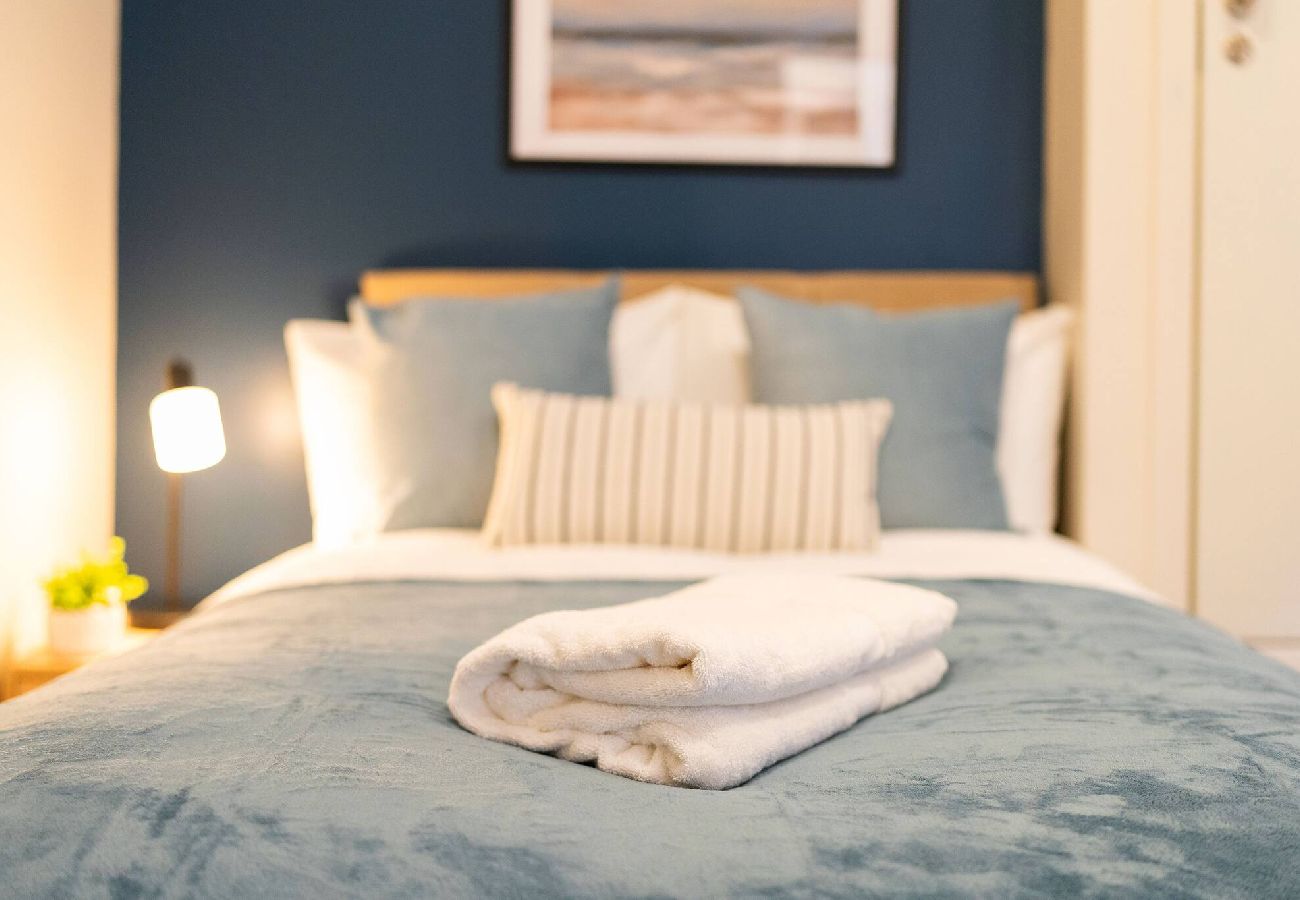 Apartment in Montrose - Clova @ Benmore Apts