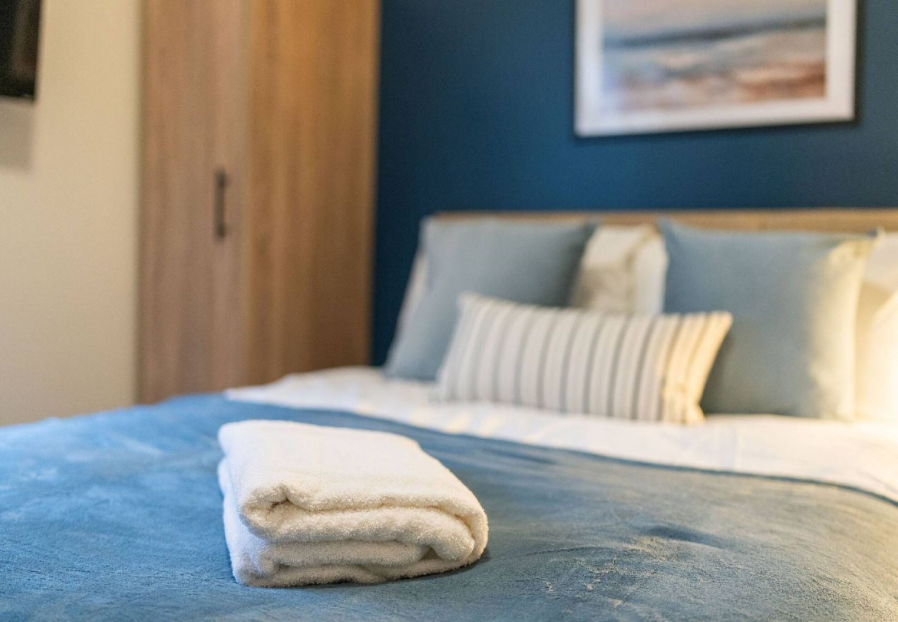 Apartment in Montrose - Clova @ Benmore Apts