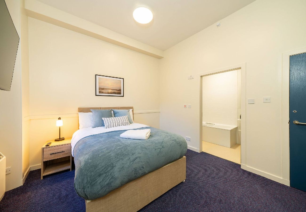 Apartment in Montrose - Isla @ Benmore Apts