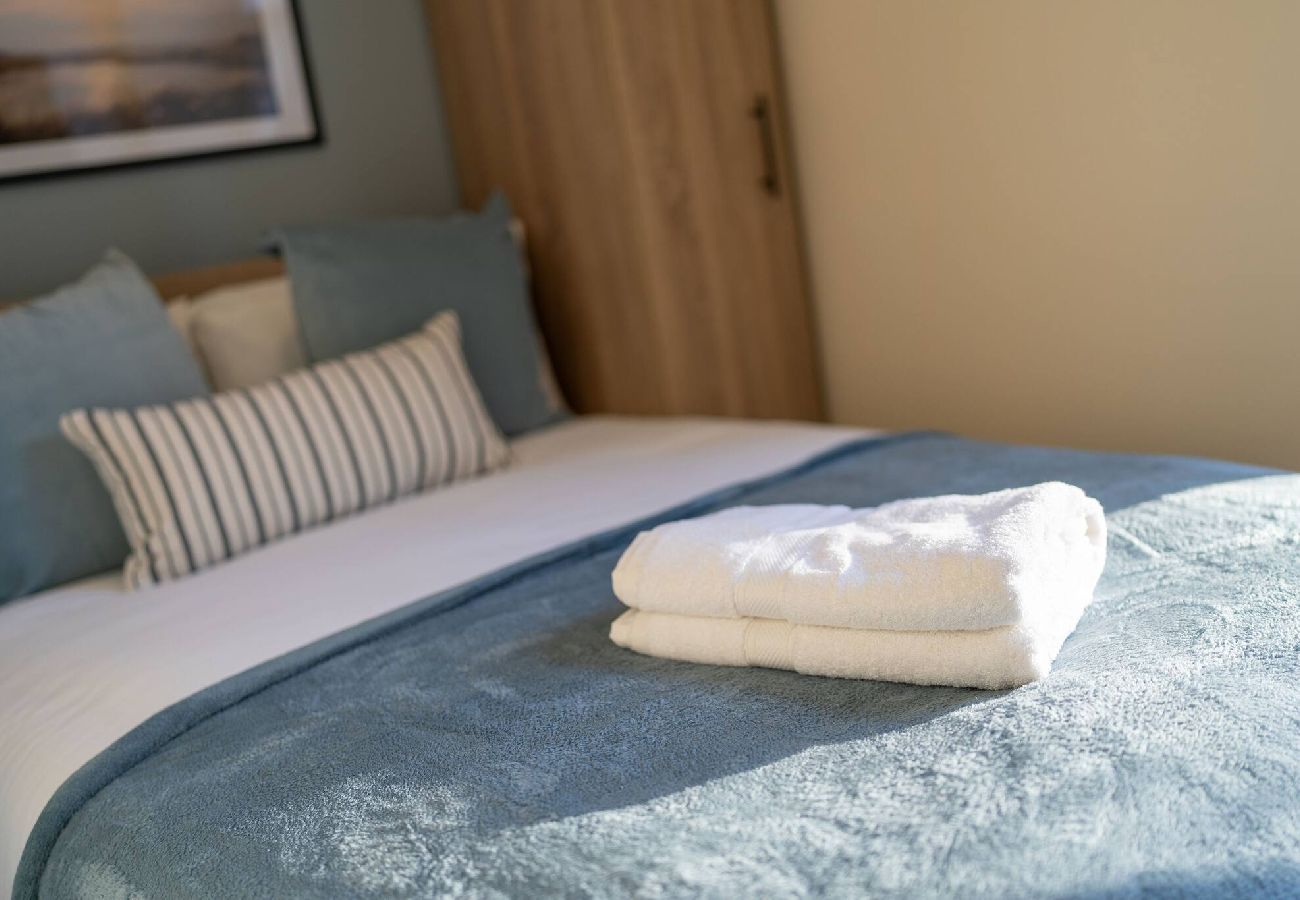 Apartment in Montrose - Isla @ Benmore Apts