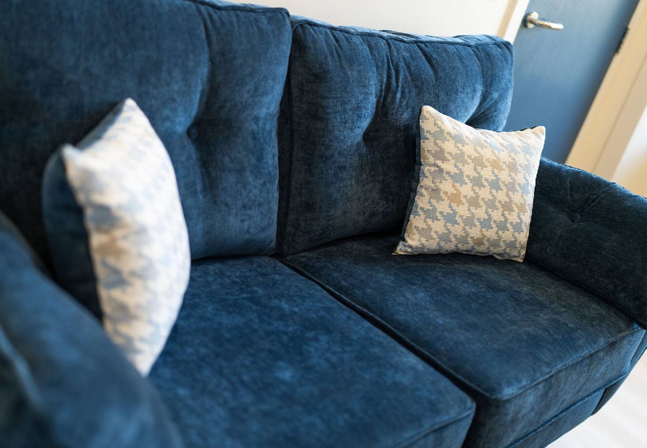 Apartment in Montrose - Isla @ Benmore Apts