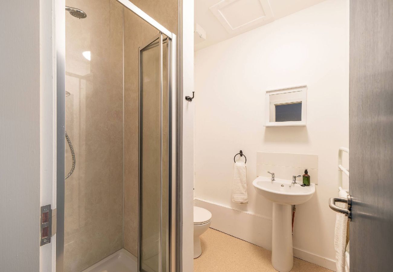 Apartment in Montrose - Isla @ Benmore Apts