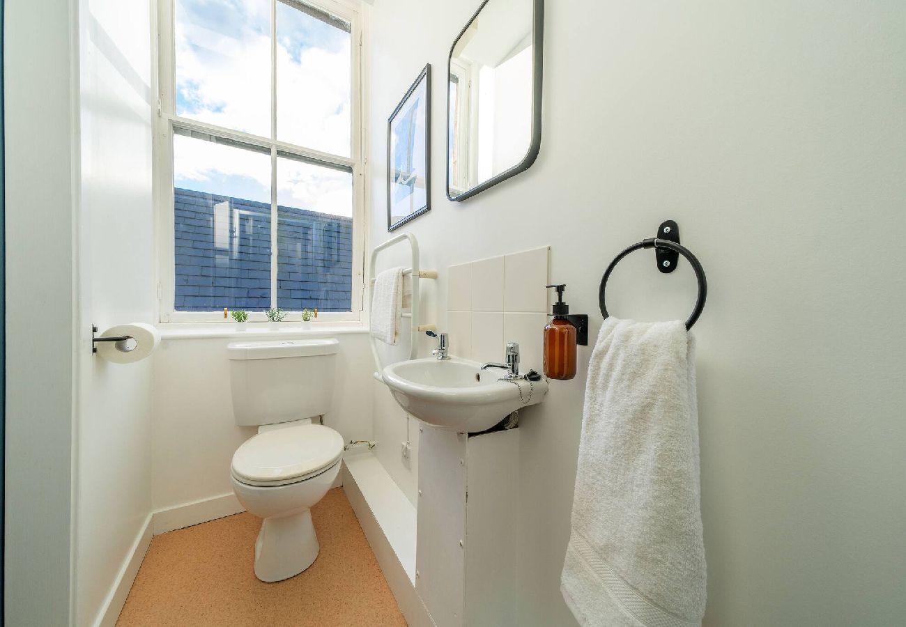 Apartment in Montrose - Esk @ Benmore Apts