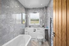 House in Brechin - Muirton Cottage - Secluded Serenity